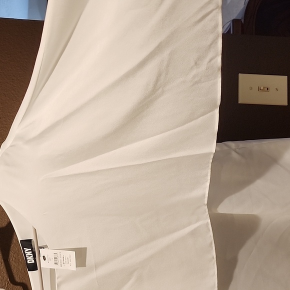 DKNY Open Sleeve Whit Cape Blouse Size L. NWT - Picture 2 of 4